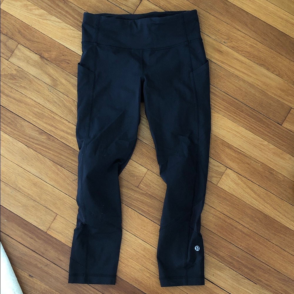Lululemon 3/4 Black Leggings great used condition 4